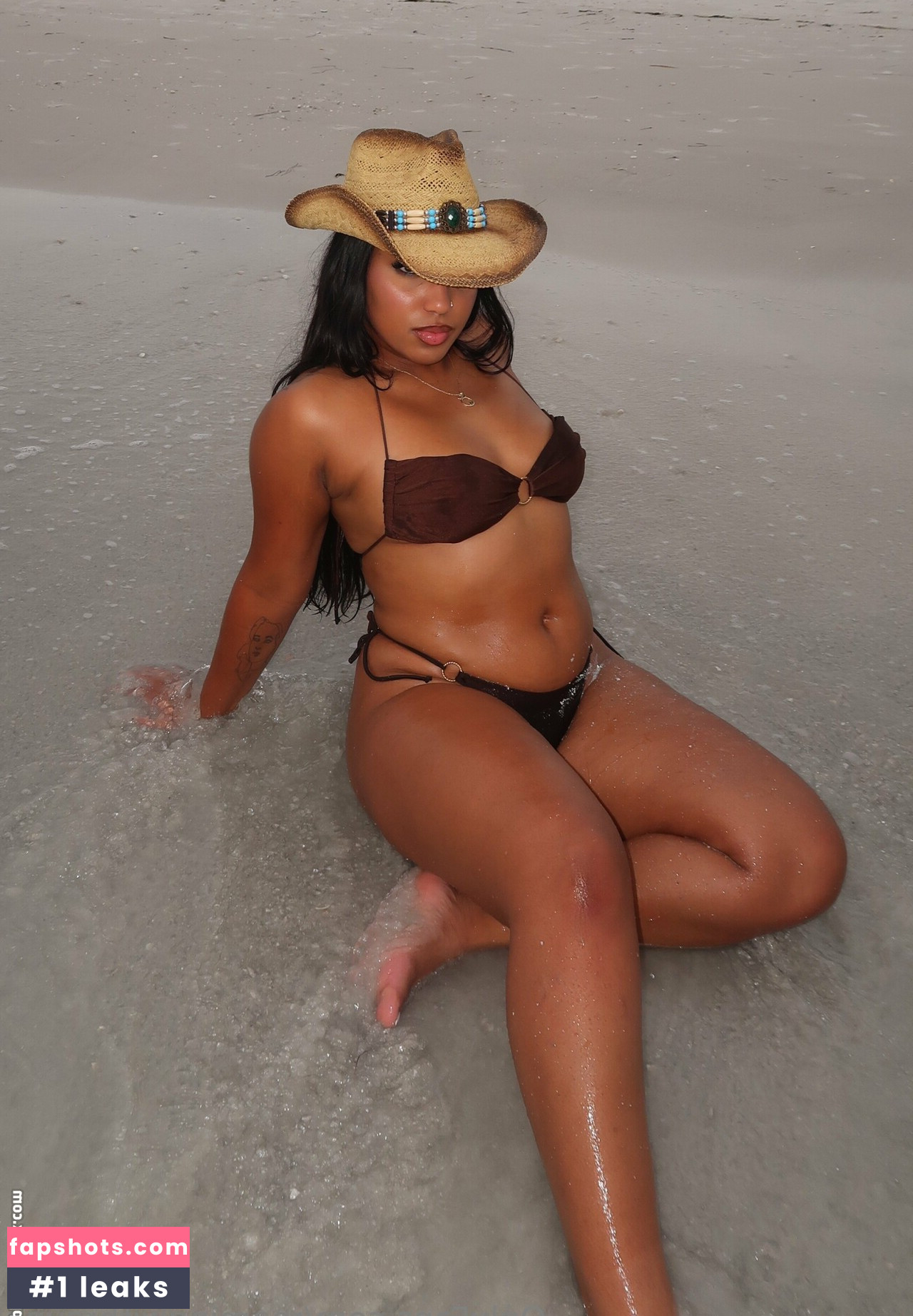 roamingwithreyna gallery photo #12