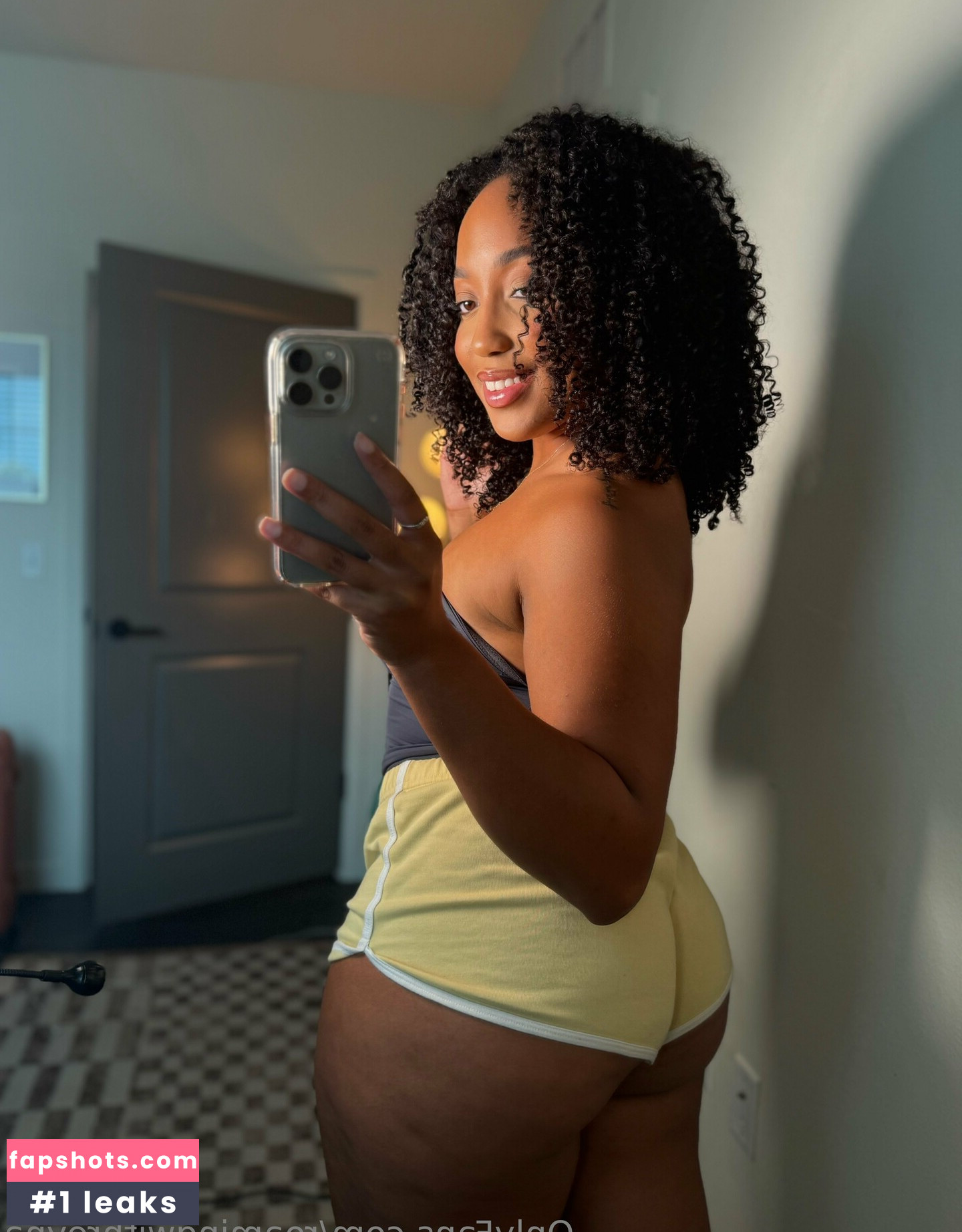 roamingwithreyna gallery photo #3