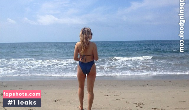 Roan Curtis gallery photo #11