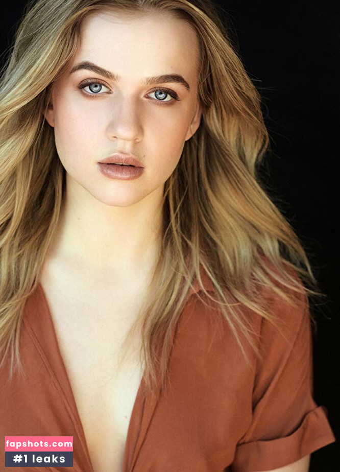 Roan Curtis gallery photo #14