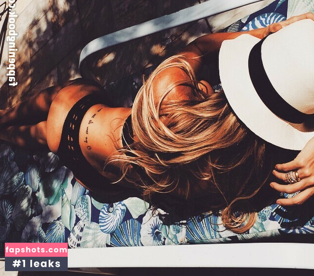 Roberta Carbonari Muzy Nude Leaks OnlyFans Photos #7 - LeakJerk