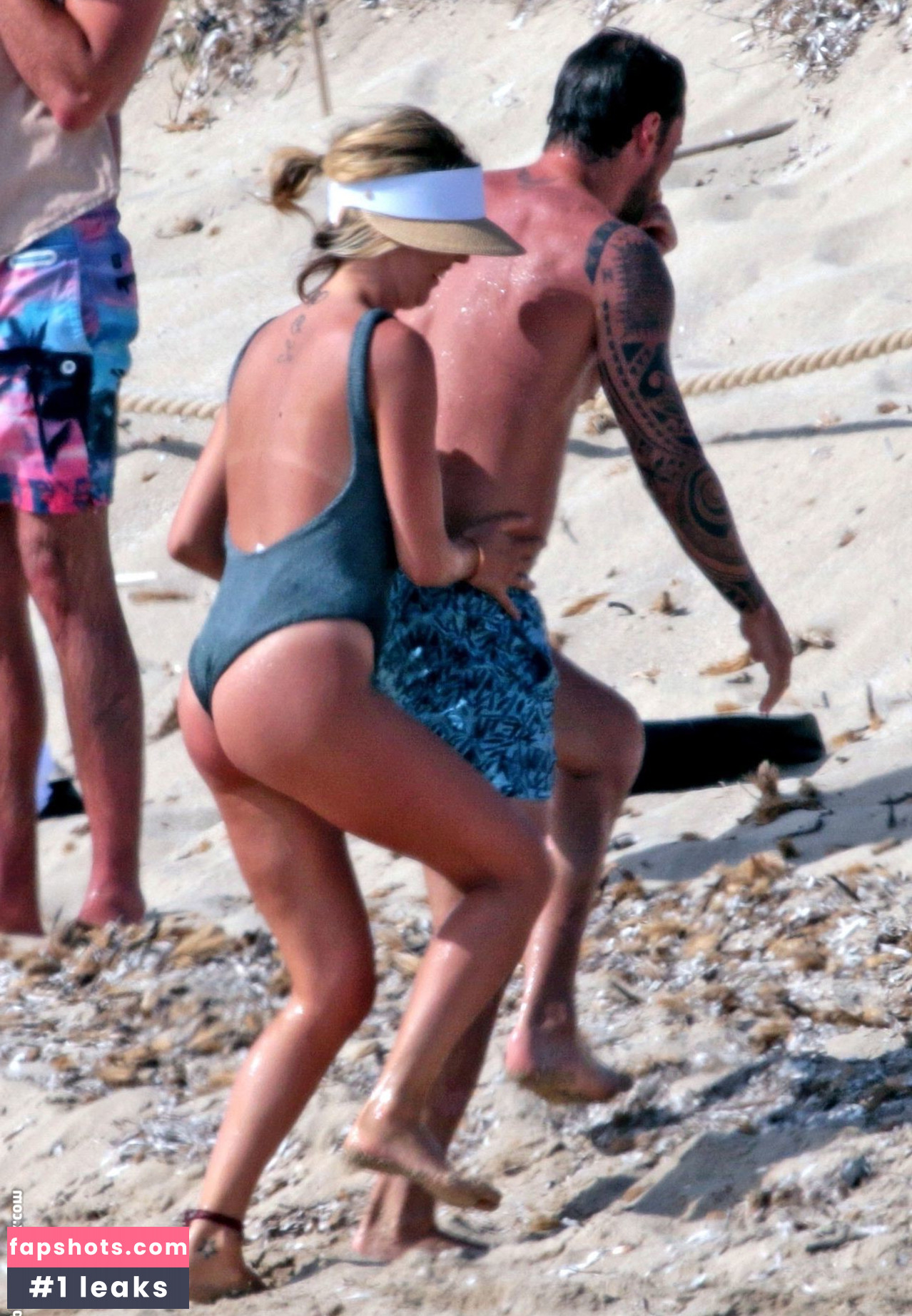 Roberta Sinopoli nude babe gallery