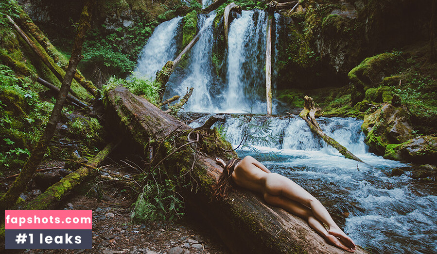 Robin Mae gallery photo #9