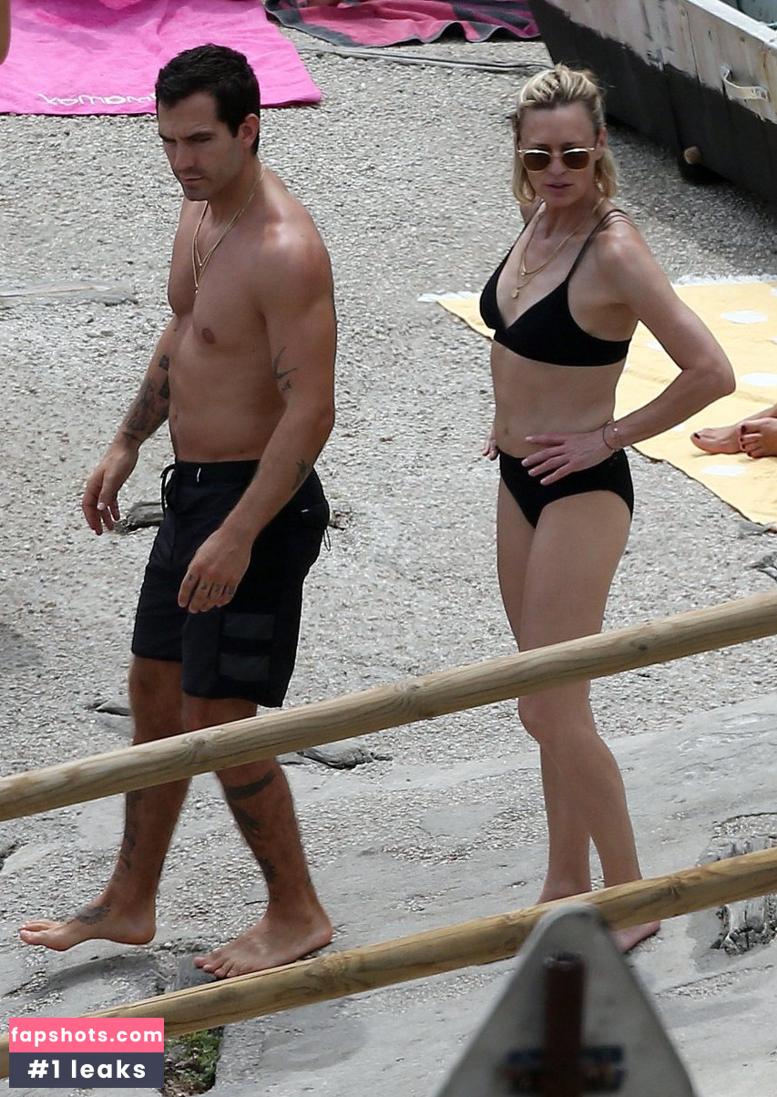 Robin Wright gallery photo #136