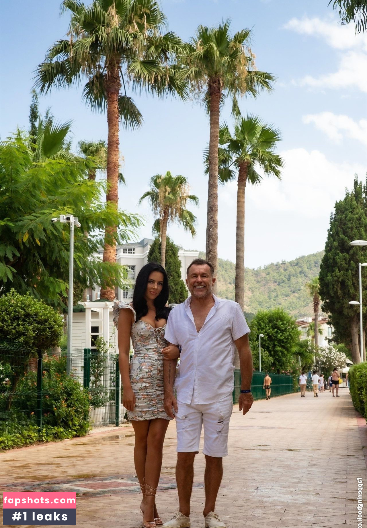 Robyn Delabarre gallery photo #37