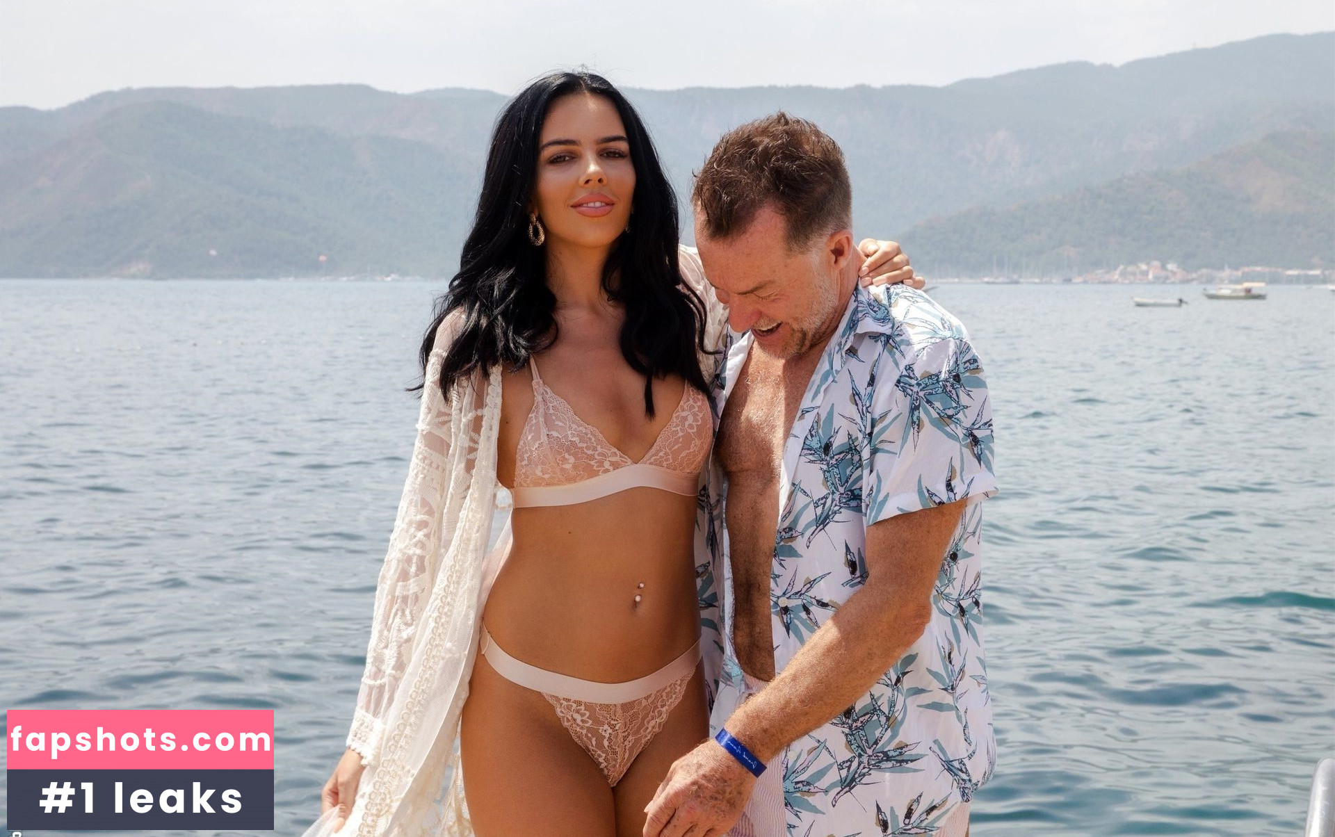 Robyn Delabarre gallery photo #44