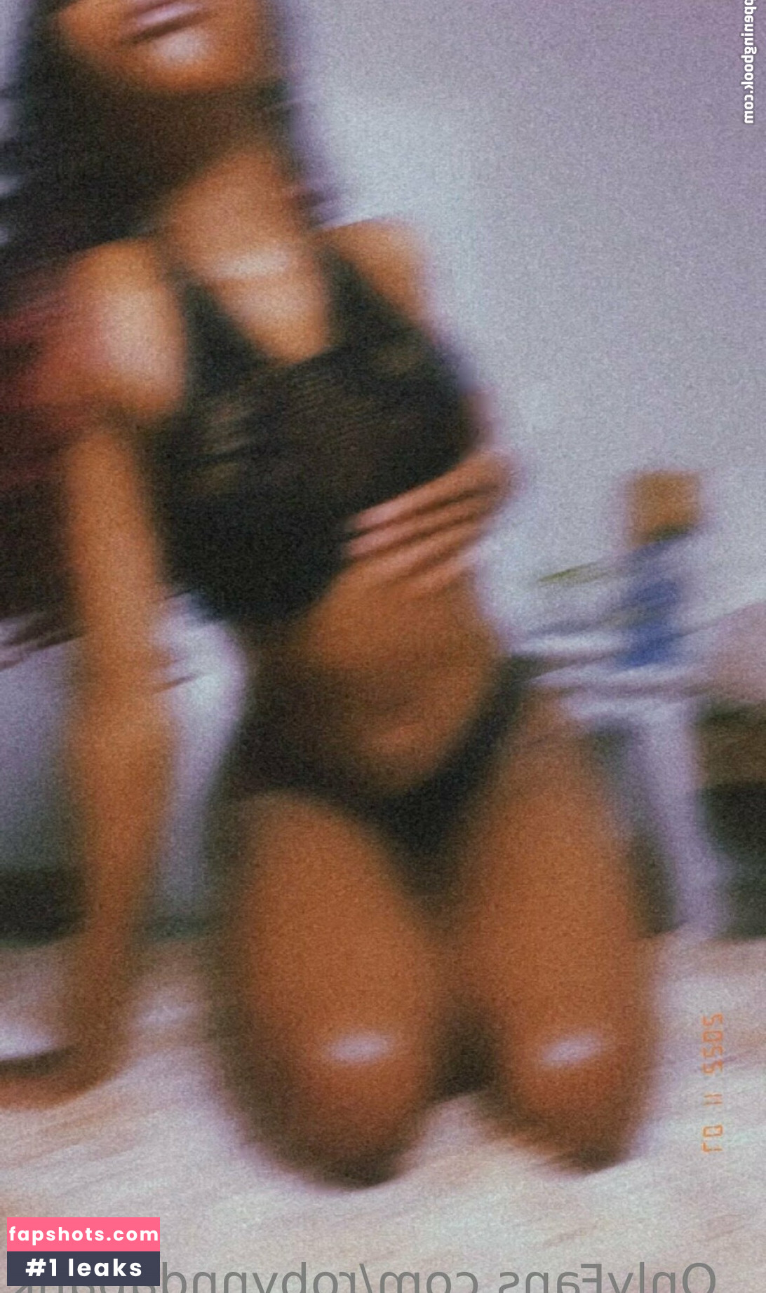 robynndabank Filtración Desnuda OnlyFans Foto #6 - Fapshots