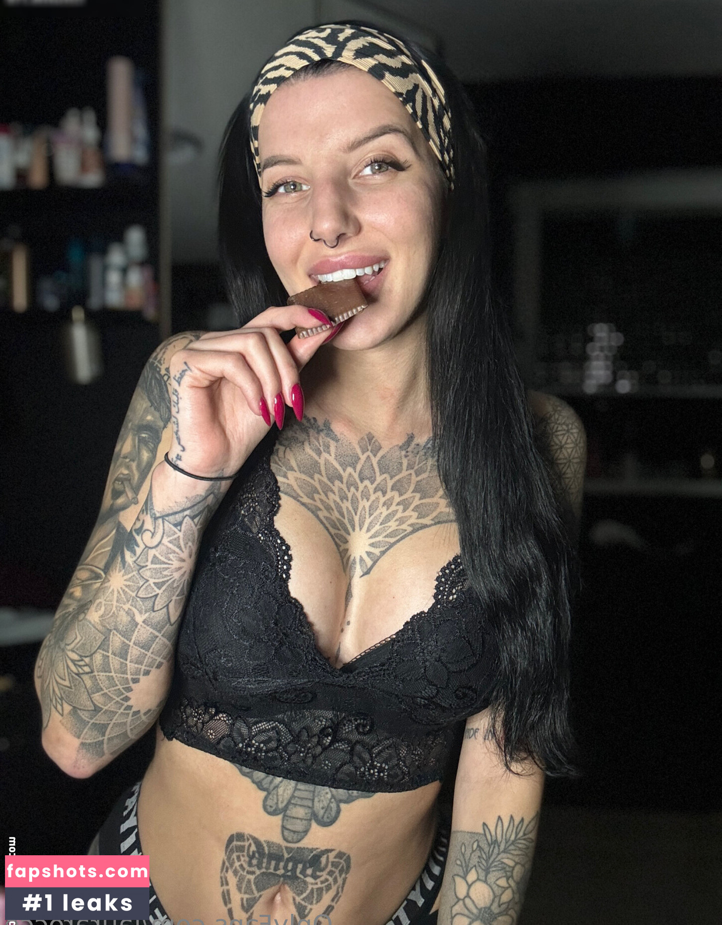 Roccogirl / cholewalaura gallery photo #2