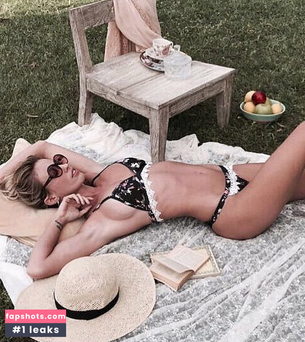 Rocio Guirao Diaz gallery photo #107