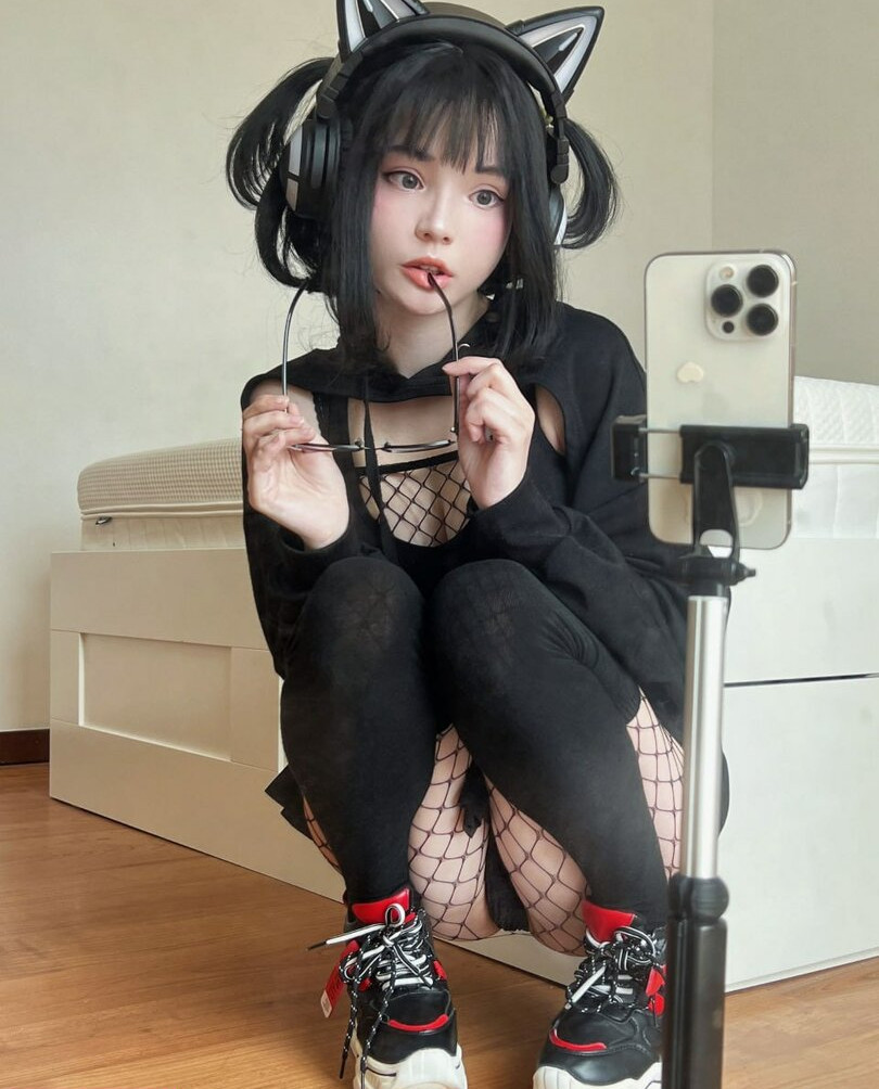 rocksy-light gallery photo #3838