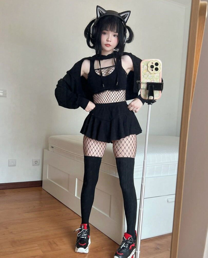 rocksy-light gallery photo #3880