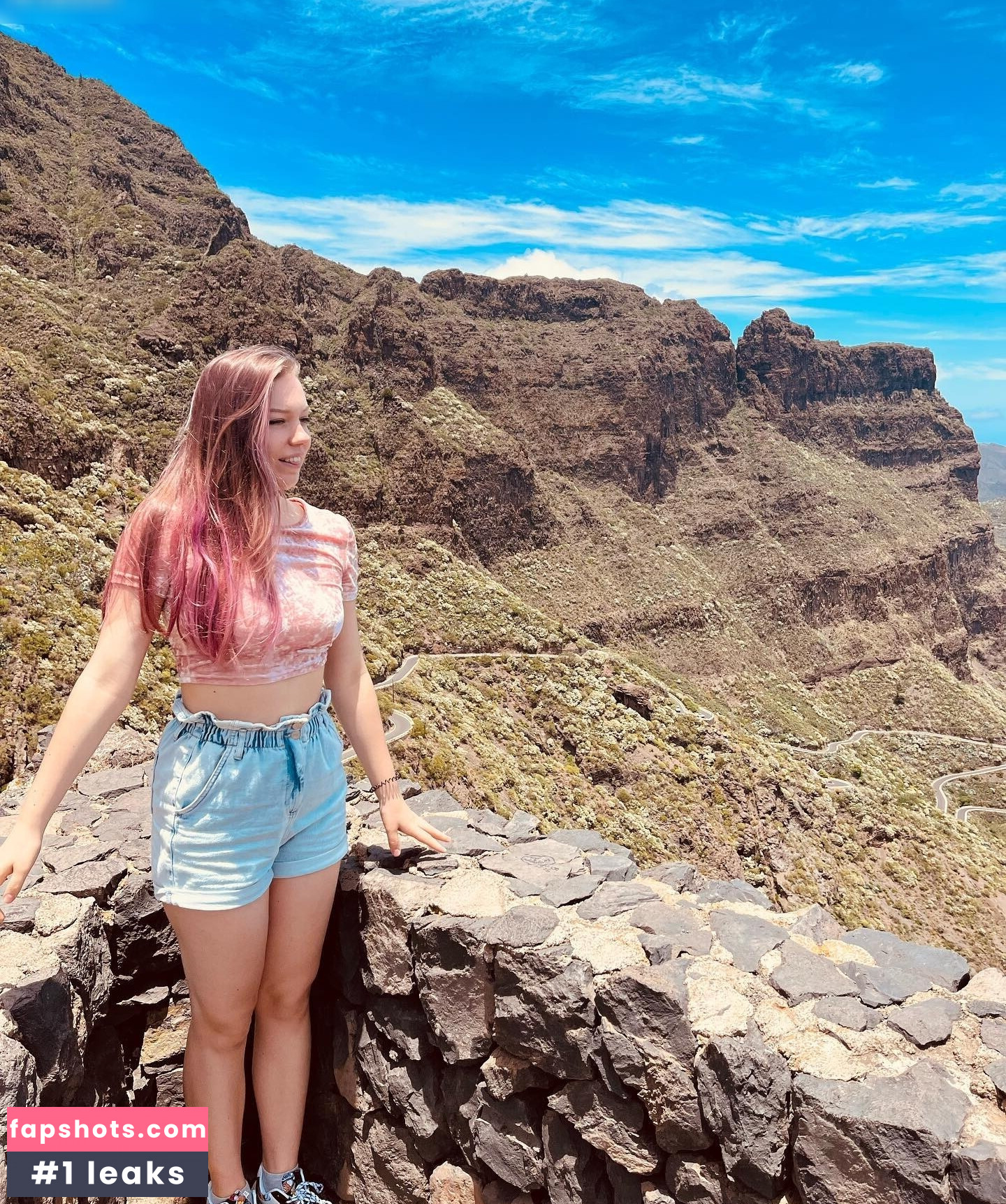 Roflgirl_ gallery photo #31