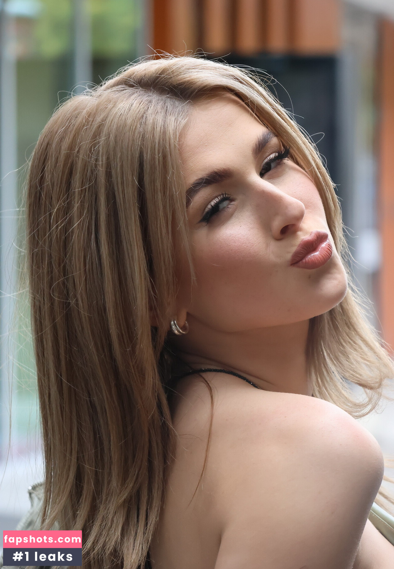 Roksana Węgiel gallery photo #103