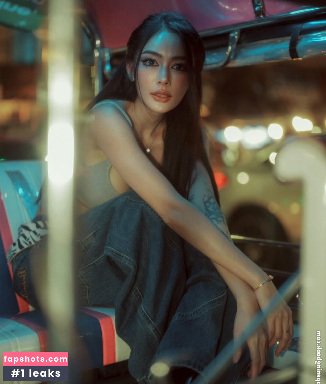 rollipop nude babe gallery