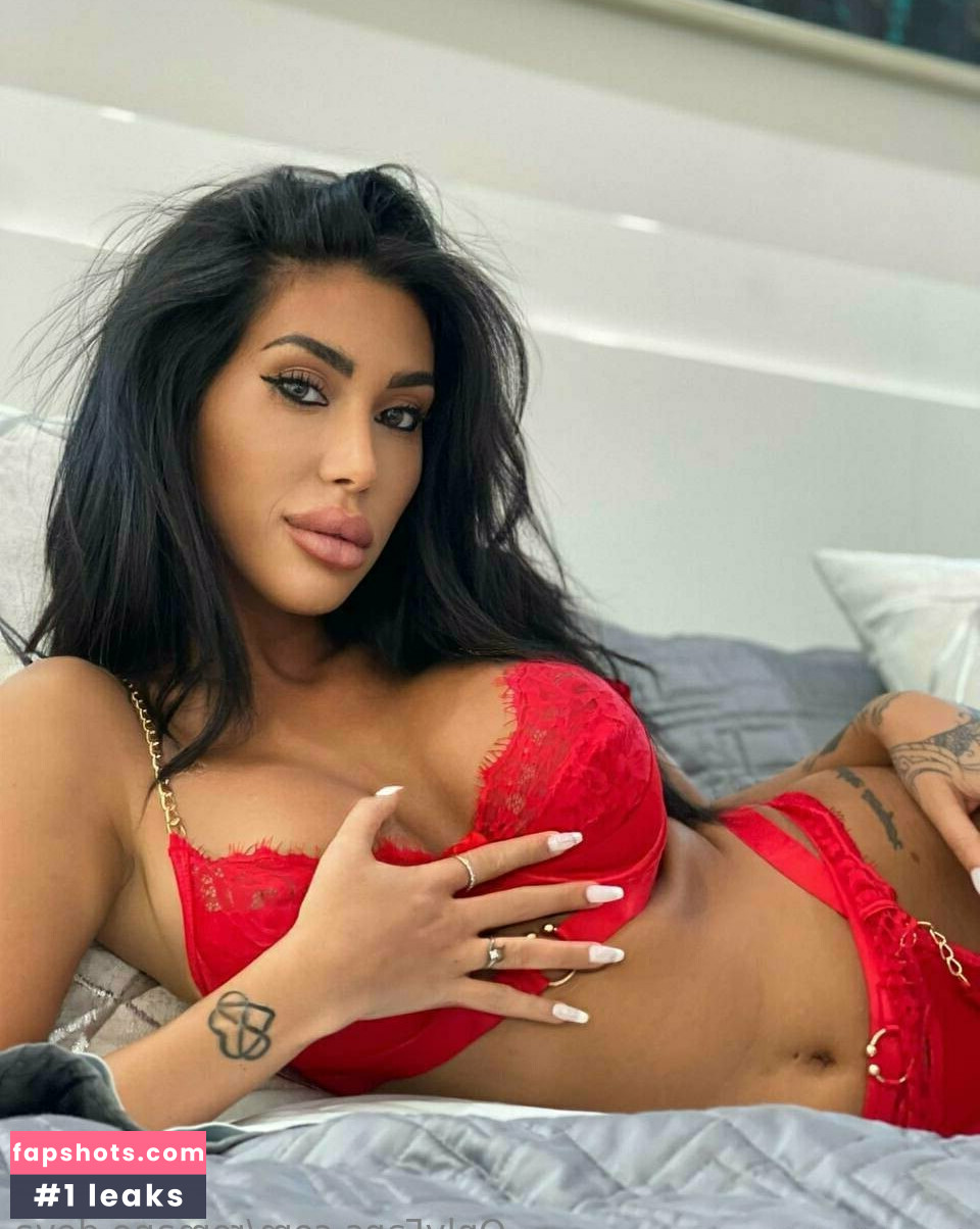 romano.deva nude babe gallery