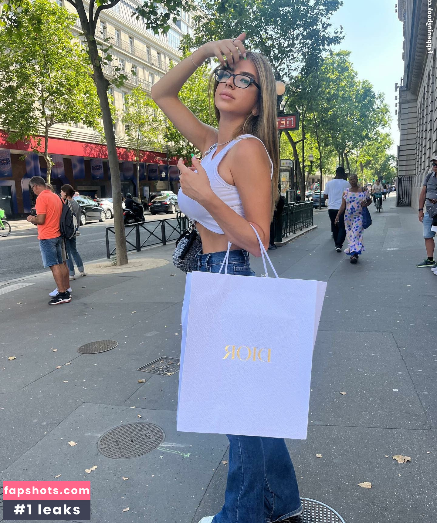 Romi gallery photo #12