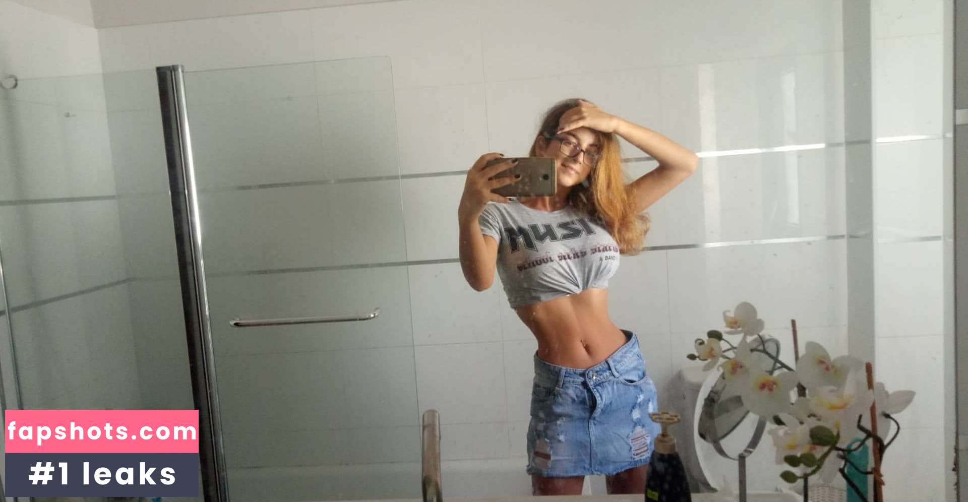 Romi gallery photo #53