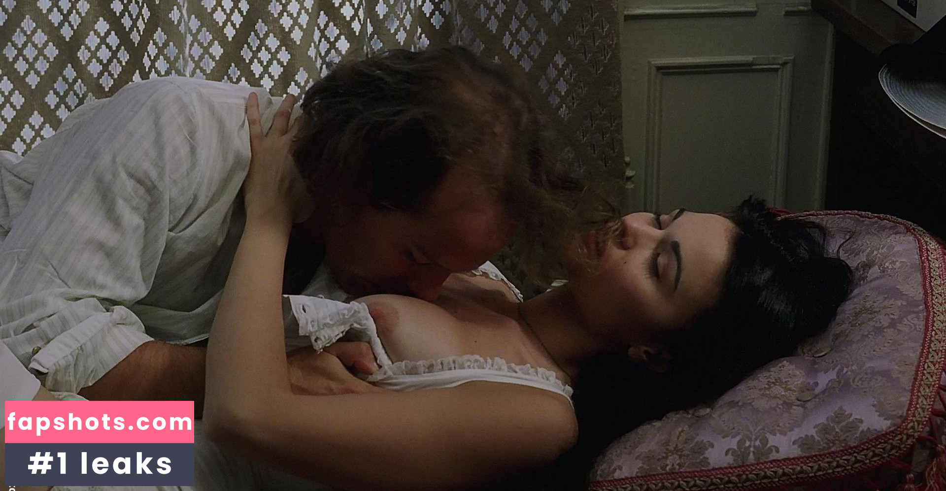 Romina Mondello gallery photo #7