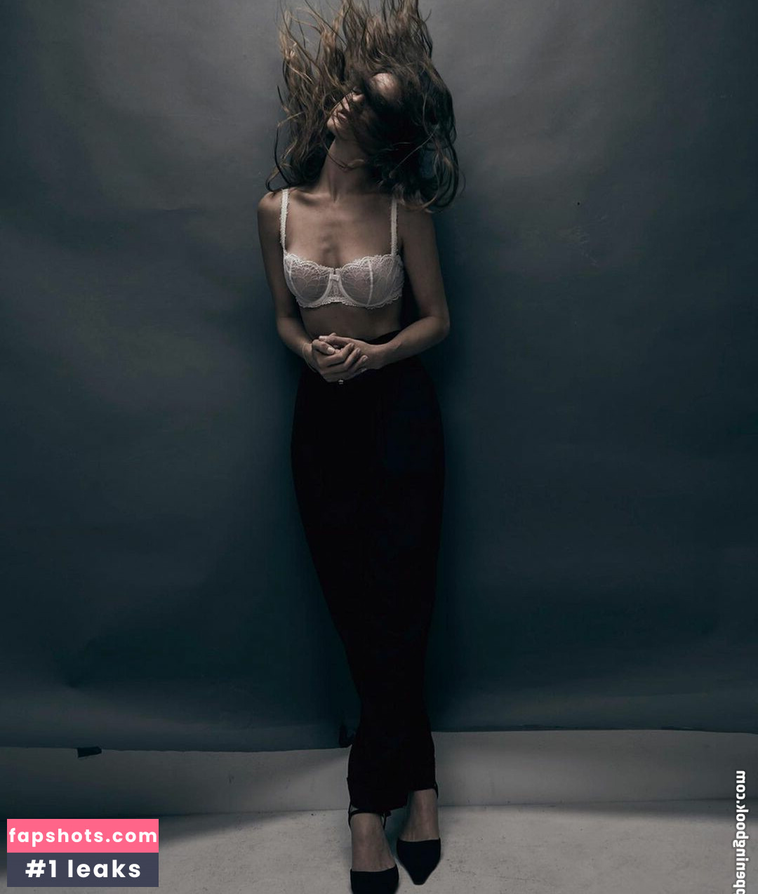 Rona-Lee Shim'on Nude Leaks OnlyFans Photos #17 - LeakJerk