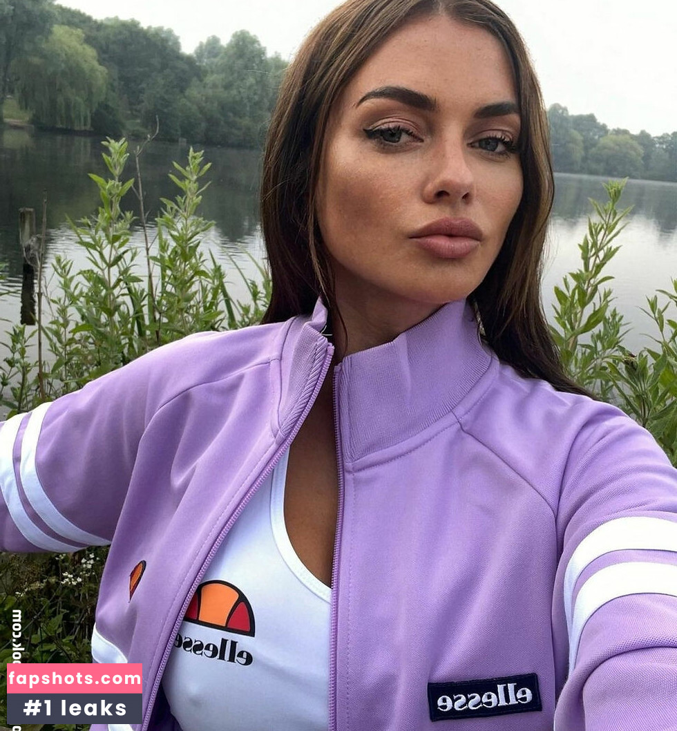 Roo Oxley gallery photo #2