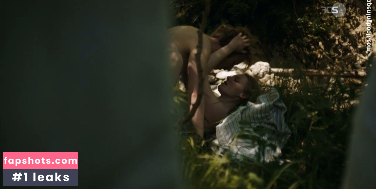 Rosalie Thomass gallery photo #14