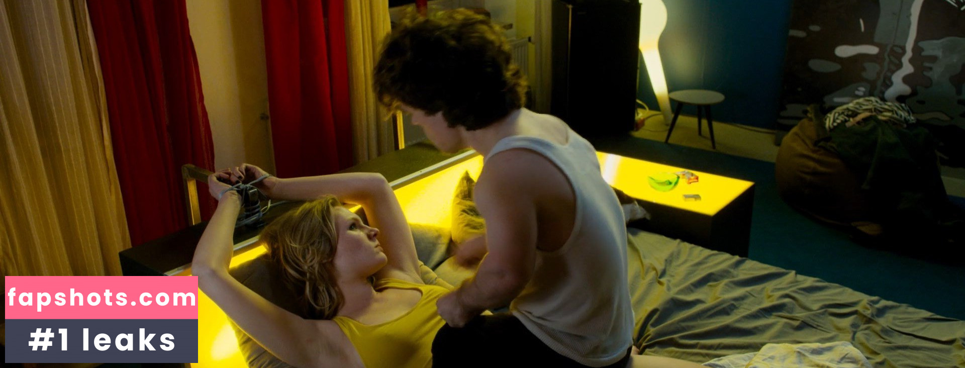 Rosalie Thomass gallery photo #32