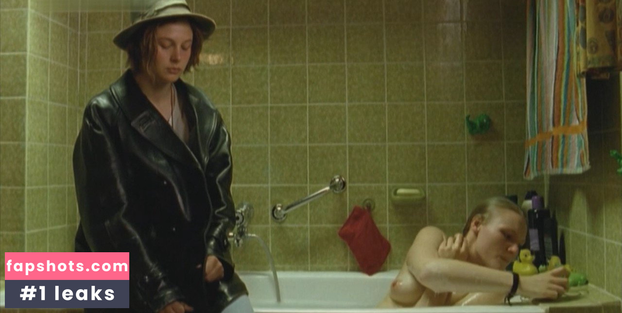 Rosalie Thomass gallery photo #36