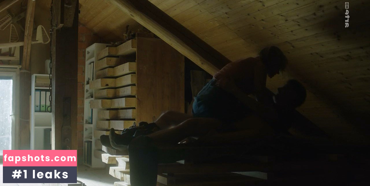 Rosalie Thomass gallery photo #8