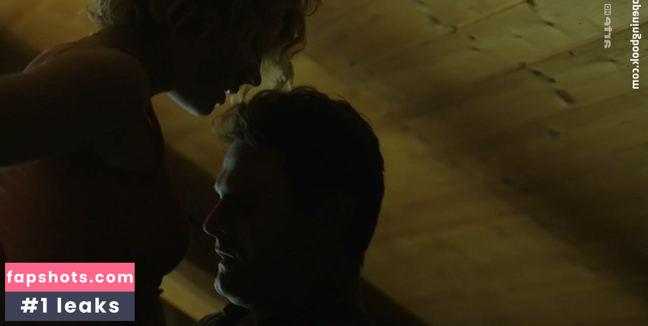 Rosalie Thomass gallery photo #9