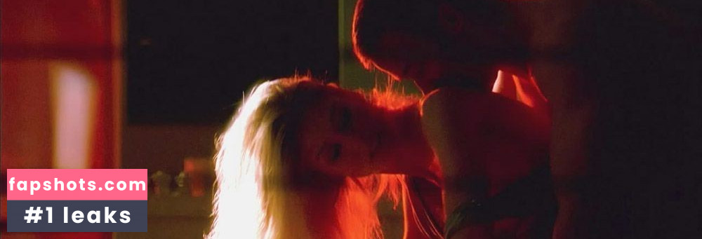 Rosamund Pike Nahé úniky fotek pouze od fanoušků #141 - Fapshots