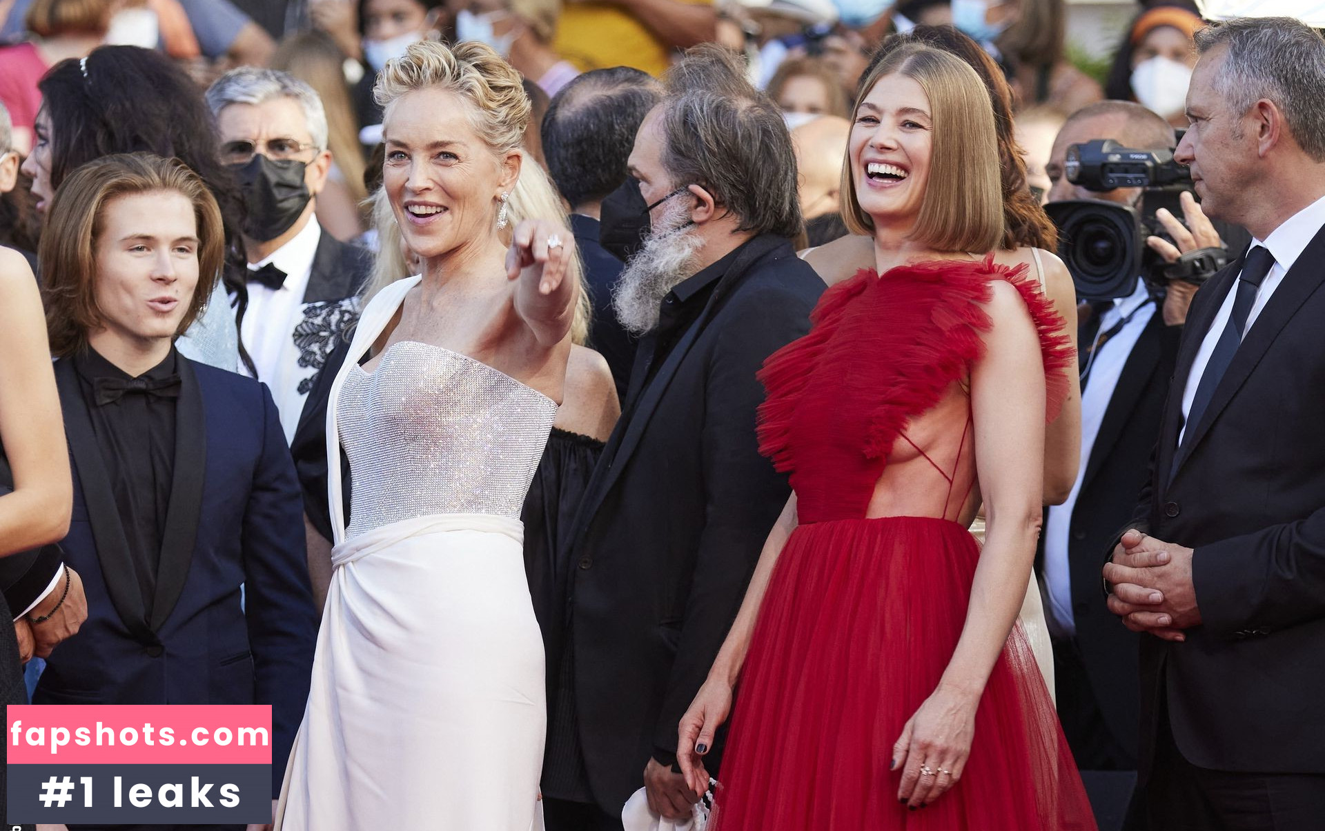 Rosamund Pike Nahé úniky fotek pouze od fanoušků #181 - Fapshots