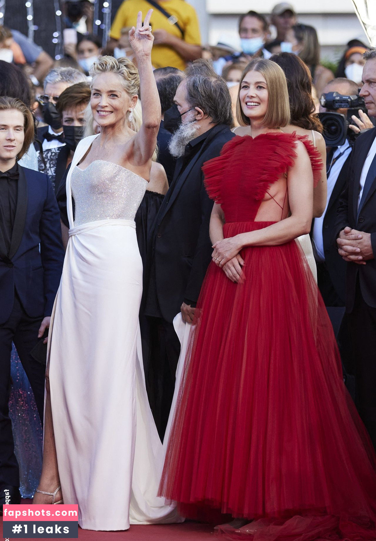 Rosamund Pike Nahé úniky fotek pouze od fanoušků #182 - Fapshots