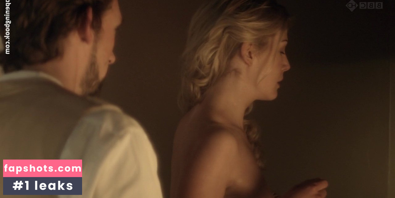 Rosamund Pike Nahé úniky fotek pouze od fanoušků #206 - Fapshots