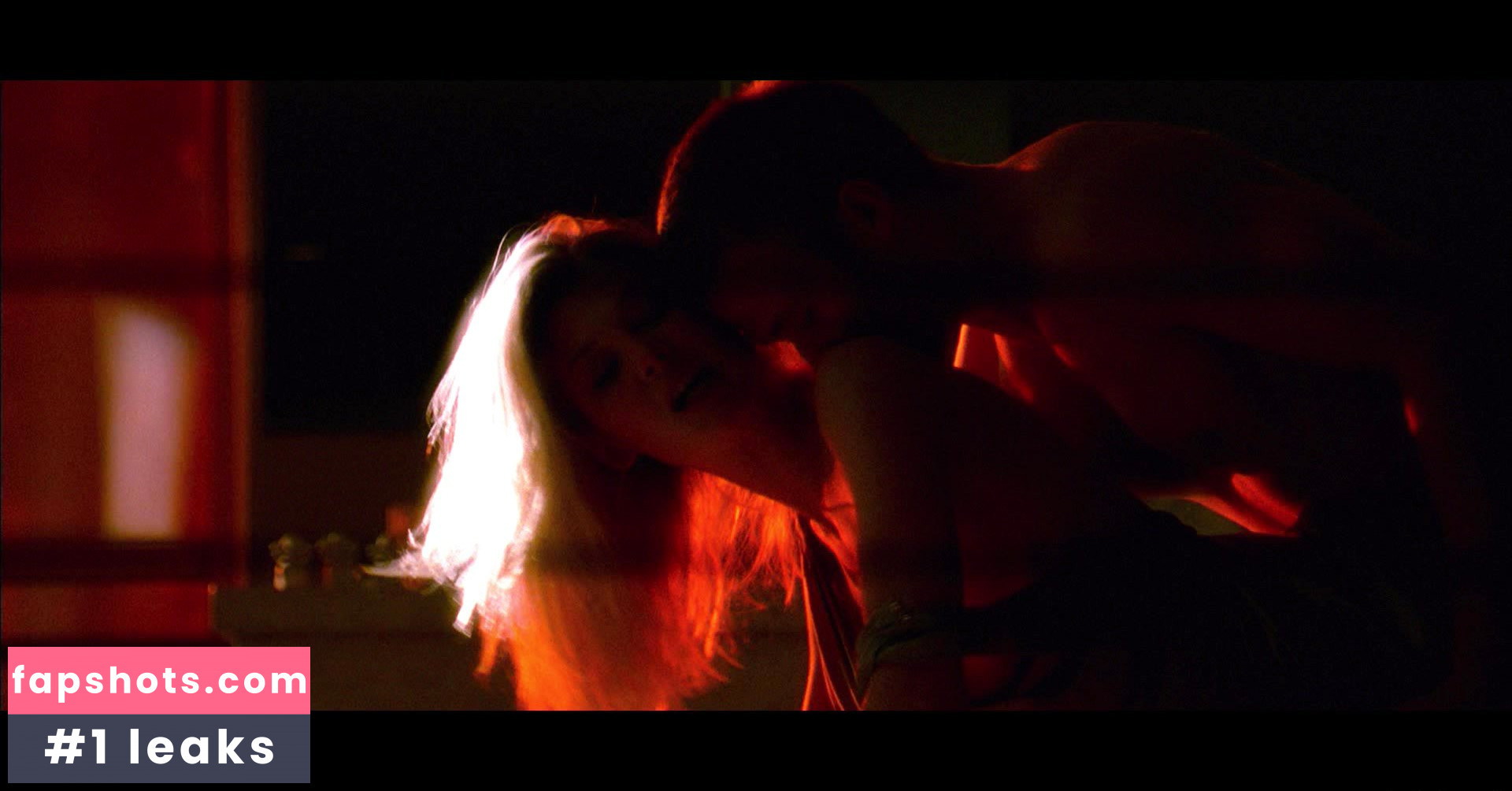 Rosamund Pike Nahé úniky fotek pouze od fanoušků #208 - Fapshots