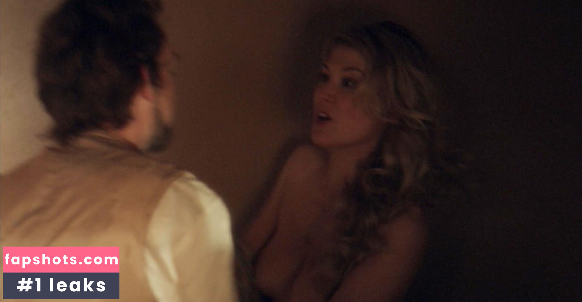 Rosamund Pike Nahé úniky fotek pouze od fanoušků #212 - Fapshots