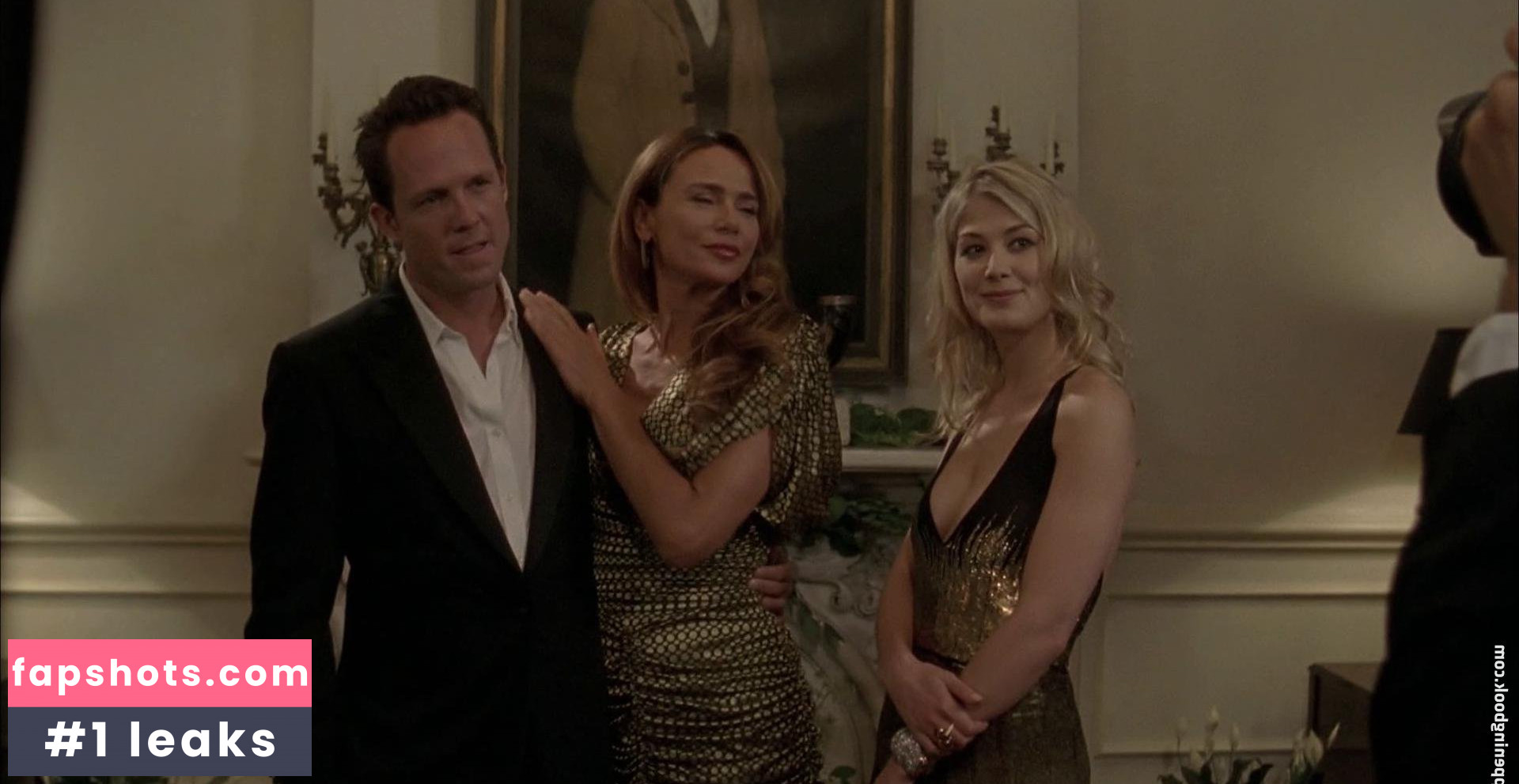 Rosamund Pike Nahé úniky fotek pouze od fanoušků #215 - Fapshots