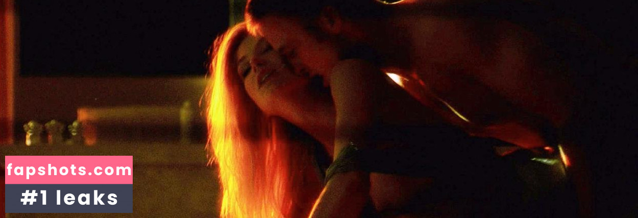 Rosamund Pike Nahé úniky fotek pouze od fanoušků #225 - Fapshots