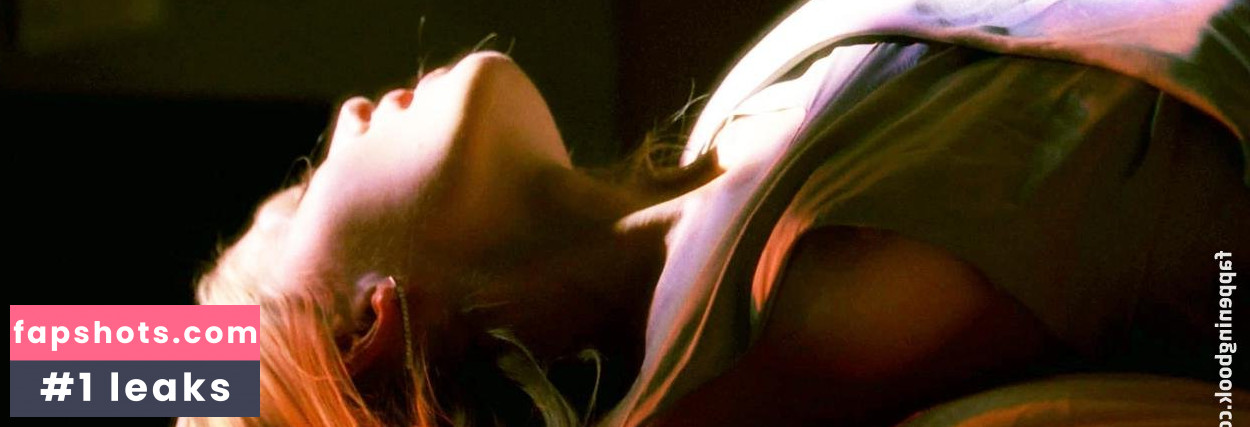 Rosamund Pike Nahé úniky fotek pouze od fanoušků #228 - Fapshots