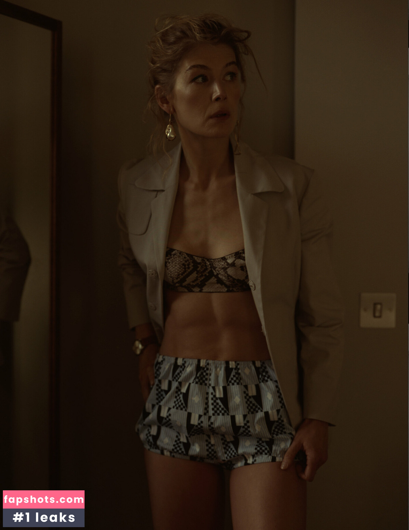 Rosamund Pike Nahé úniky fotek pouze od fanoušků #26 - Fapshots