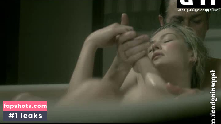 Rosamund Pike Nahé úniky fotek pouze od fanoušků #45 - Fapshots