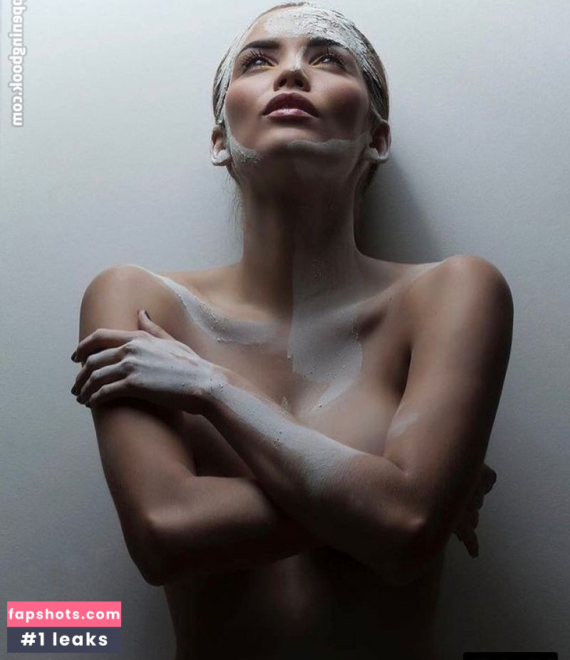 Rosanna Zanetti gallery photo #9