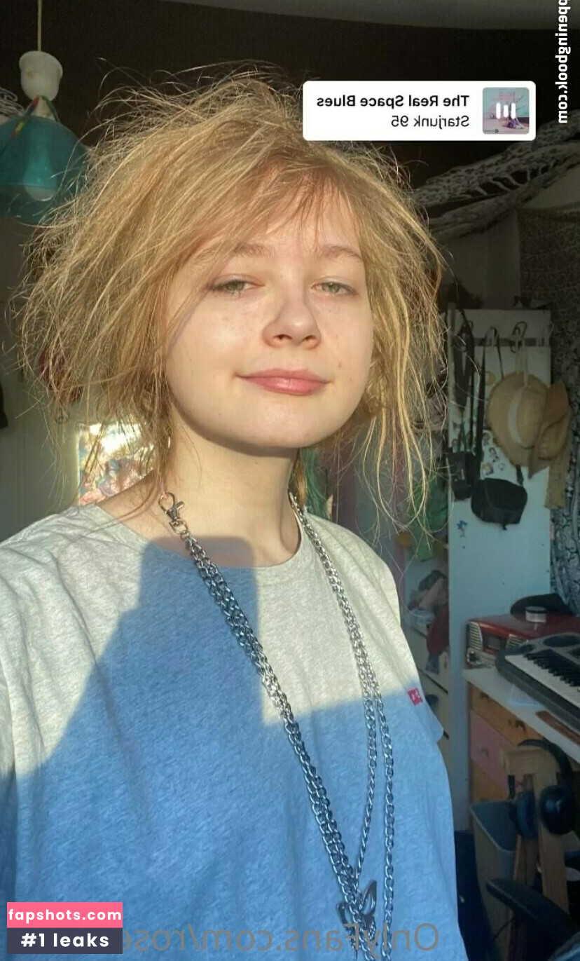 rose-azero nude babe gallery