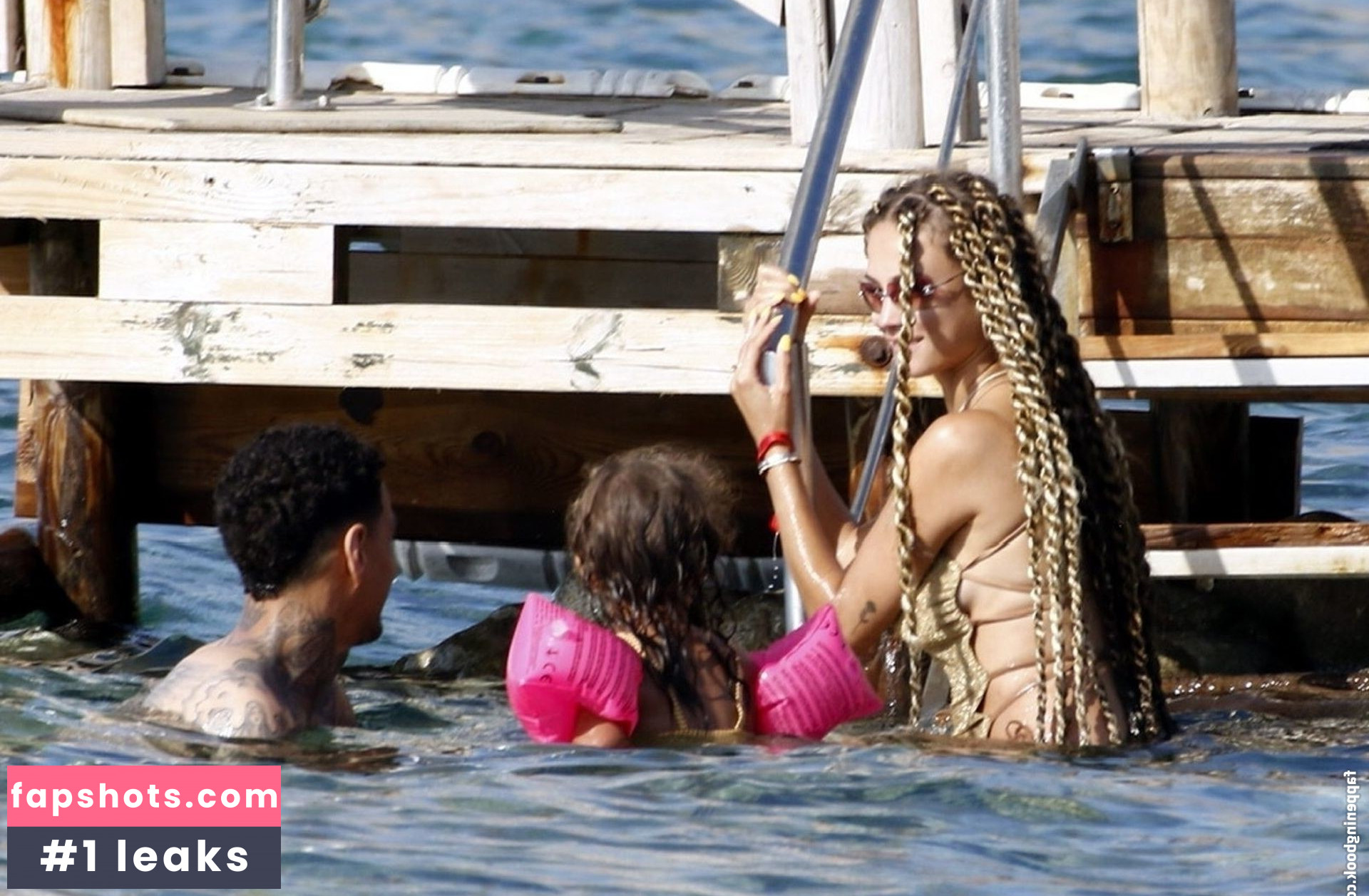 Rose Bertram Nahé úniky fotek pouze od fanoušků #278 - Fapshots