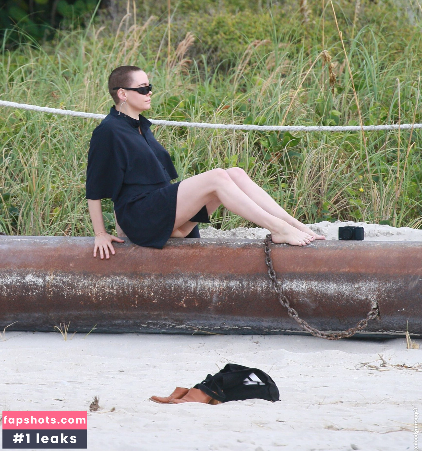 Rose McGowan gallery photo #12