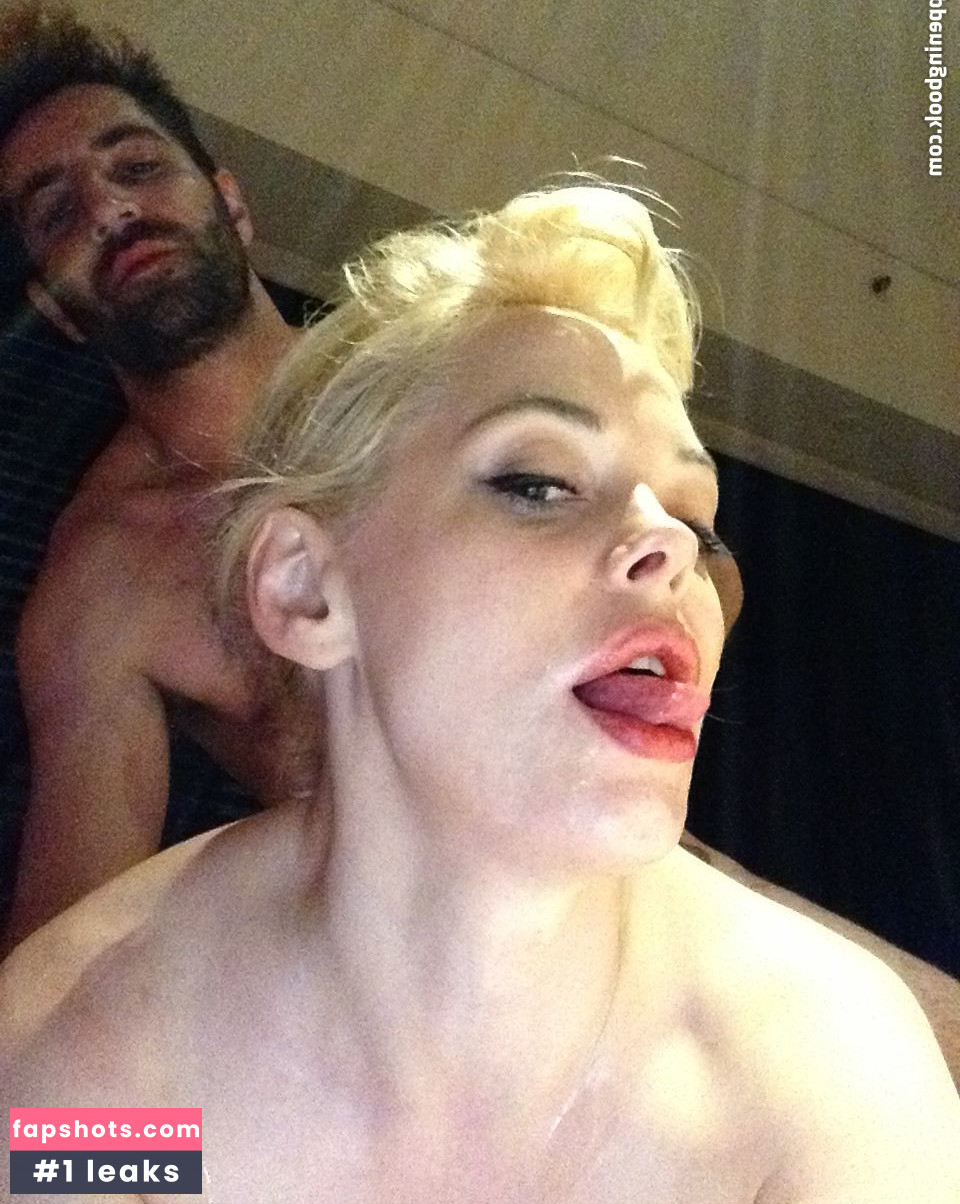 Rose McGowan gallery photo #145