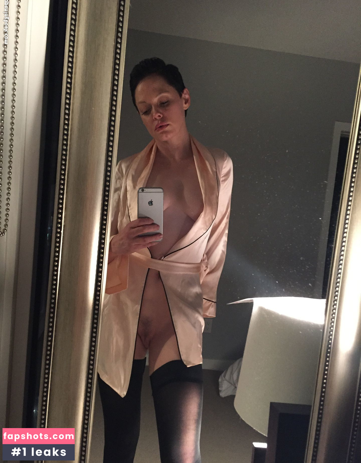 Rose McGowan gallery photo #158