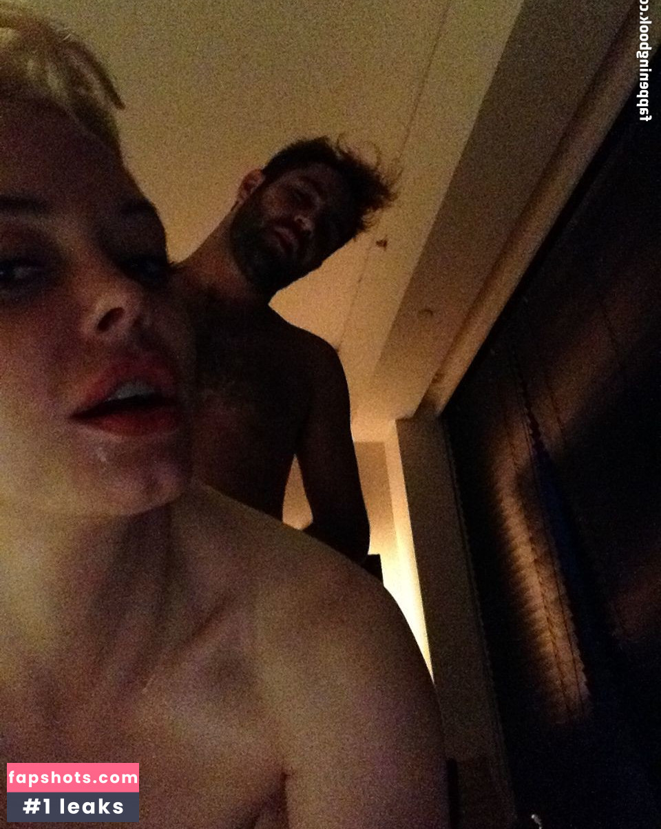 Rose McGowan gallery photo #67