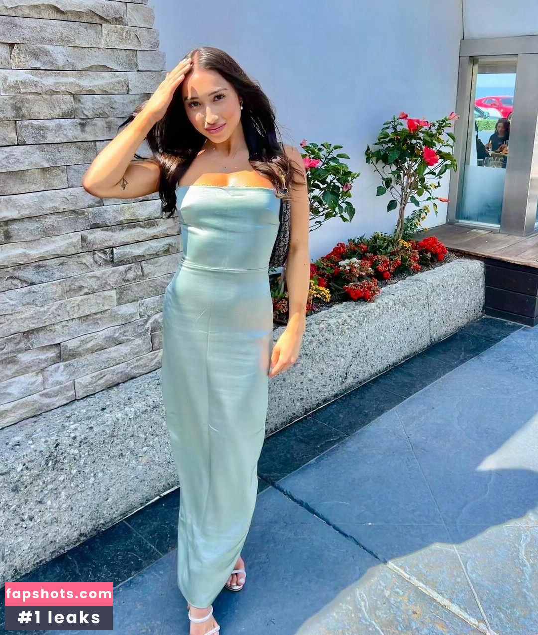 Rose Woo gallery photo #16