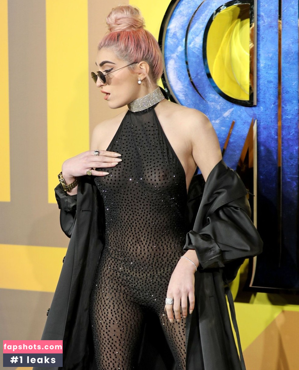 Roshelle gallery photo #17