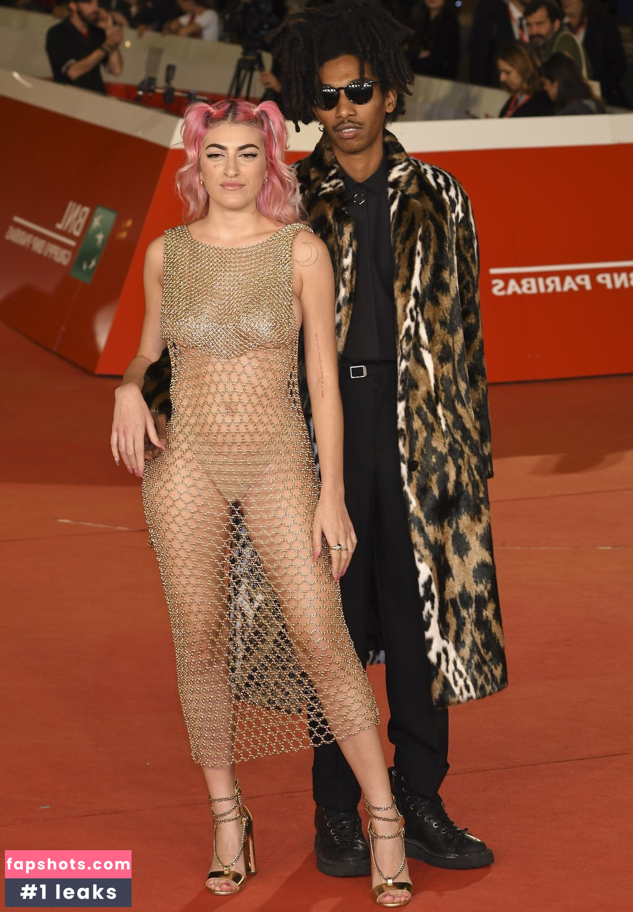 Roshelle gallery photo #3